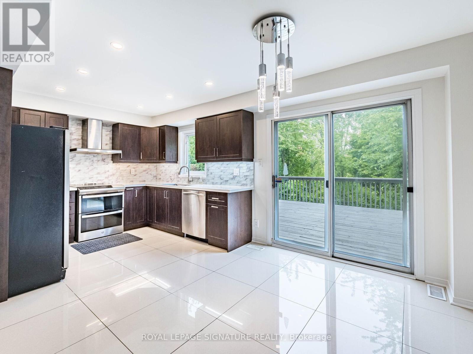 86 Valonia Drive, Brampton, Ontario  L6V 4K1 - Photo 12 - W12593328