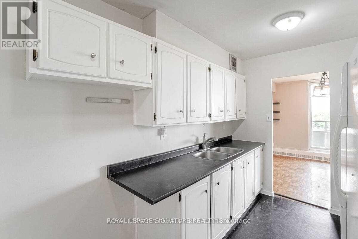 802 - 44 Longbourne Drive, Toronto, Ontario  M9R 2M7 - Photo 13 - W12593354