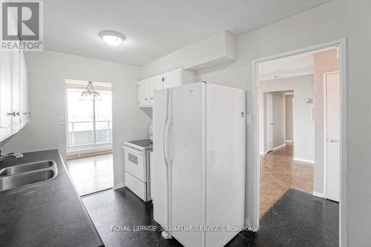 802 - 44 Longbourne Drive, Toronto, Ontario  M9R 2M7 - Photo 15 - W12593354