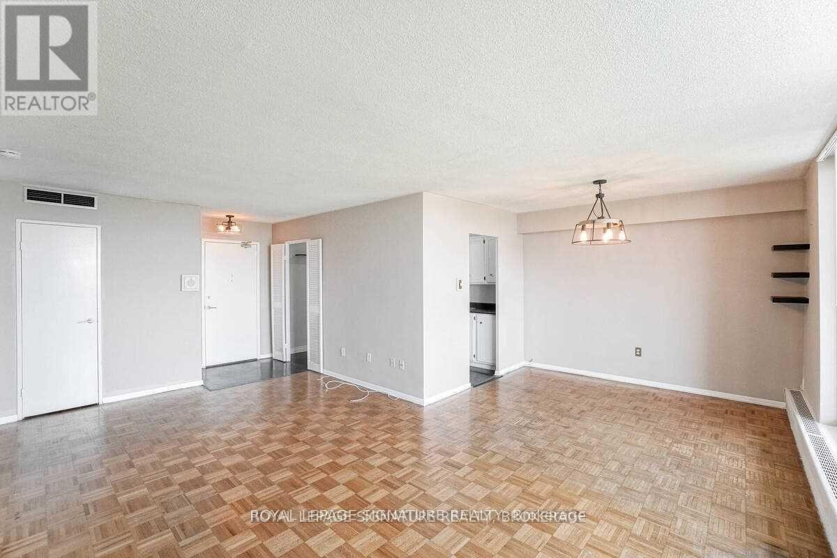 802 - 44 Longbourne Drive, Toronto, Ontario  M9R 2M7 - Photo 9 - W12593354