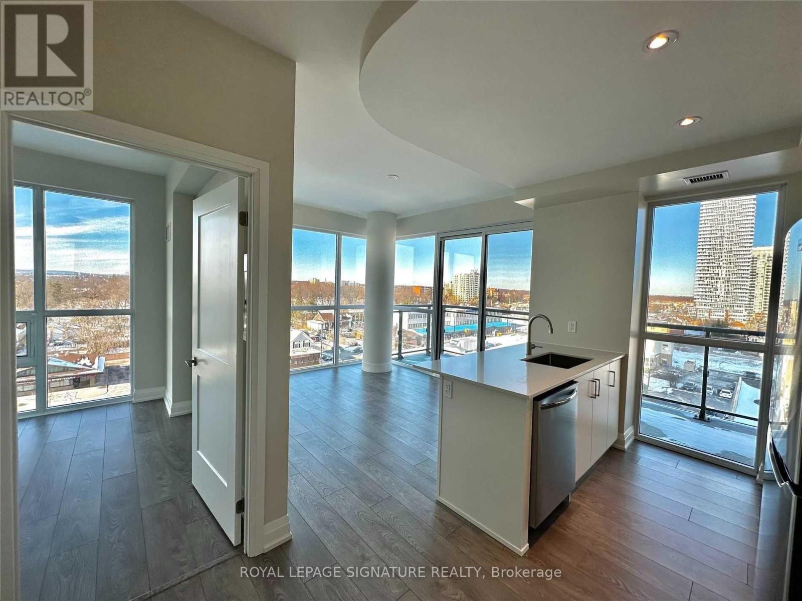 702 - 15 Lynch Street, Brampton, Ontario  L6W 0C7 - Photo 7 - W12593386