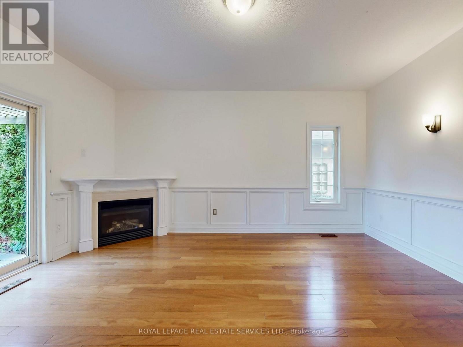 301 Mohawk Road, Oakville, Ontario  L6L 6P9 - Photo 15 - W12593402