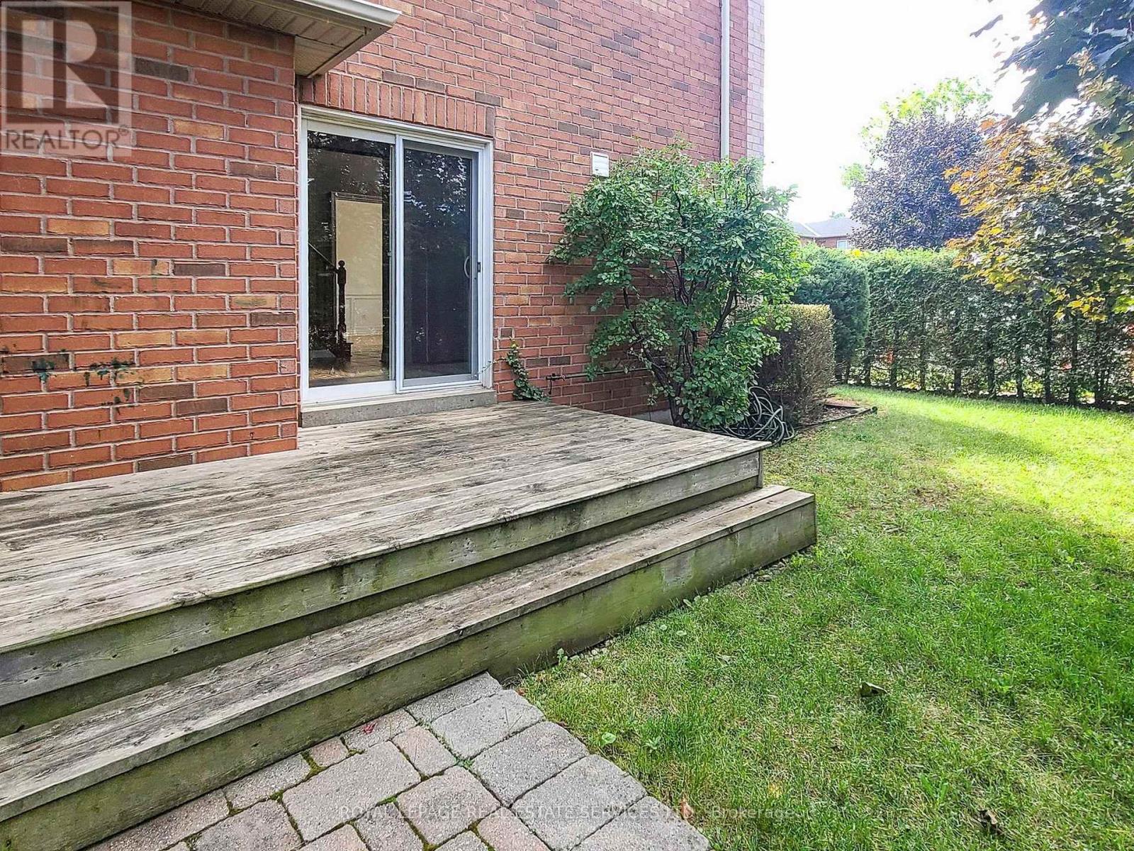 301 Mohawk Road, Oakville, Ontario  L6L 6P9 - Photo 42 - W12593402