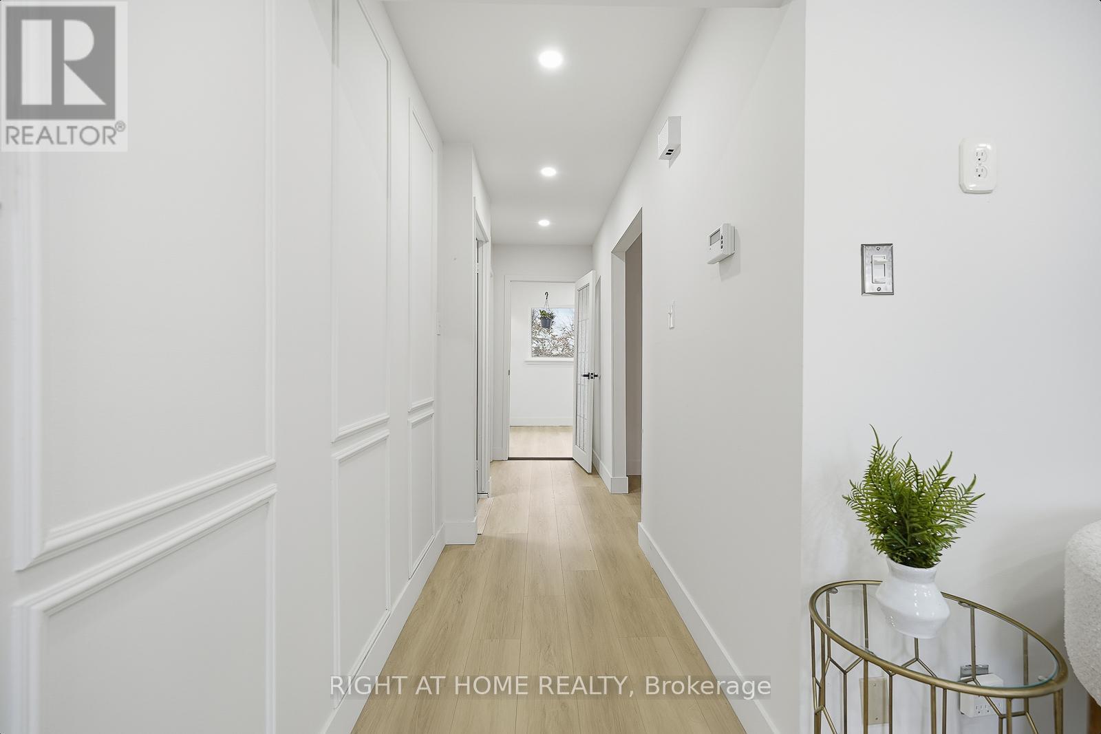 216 Fleetwood Crescent, Brampton, Ontario  L6T 2E6 - Photo 12 - W12593412