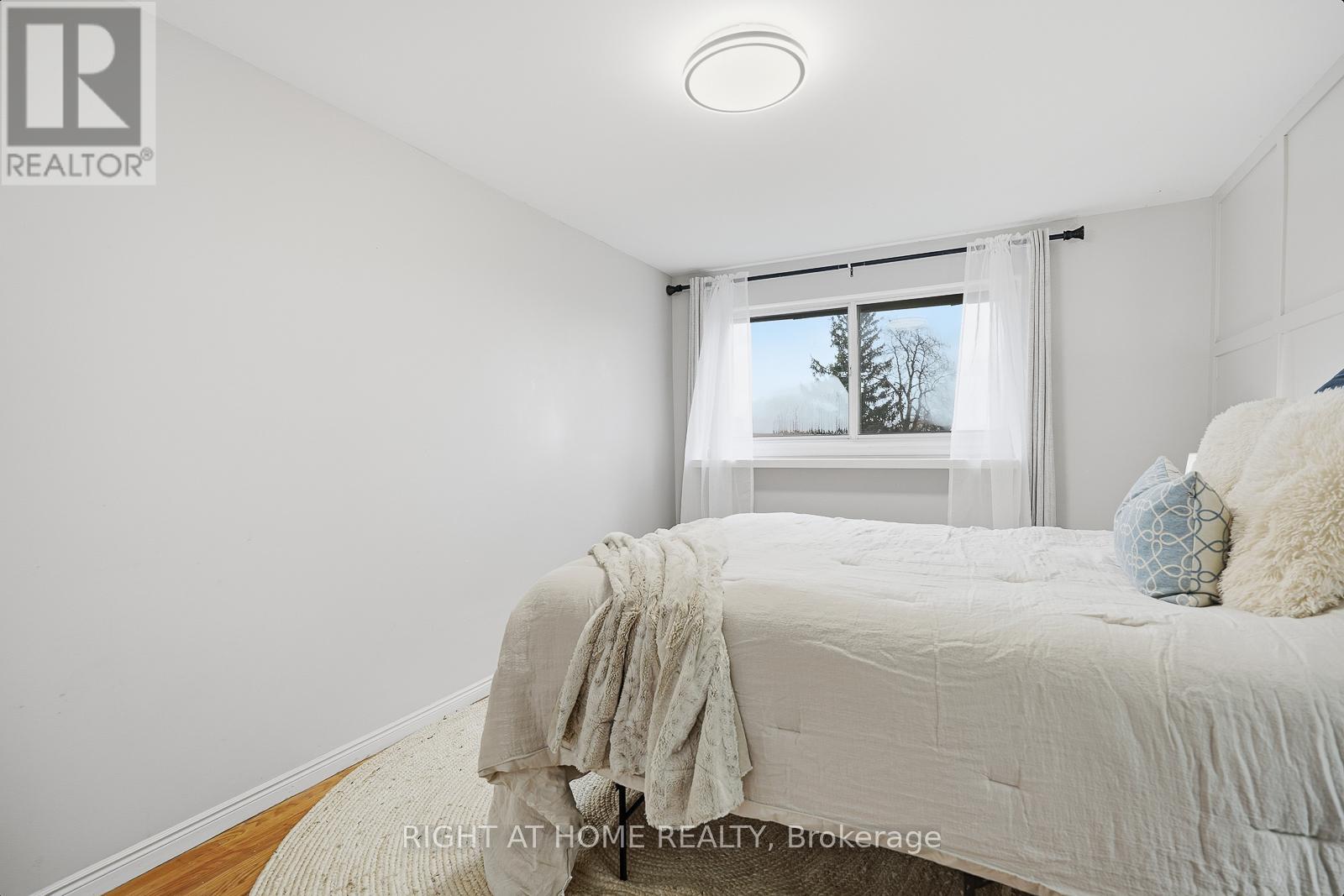 216 Fleetwood Crescent, Brampton, Ontario  L6T 2E6 - Photo 21 - W12593412