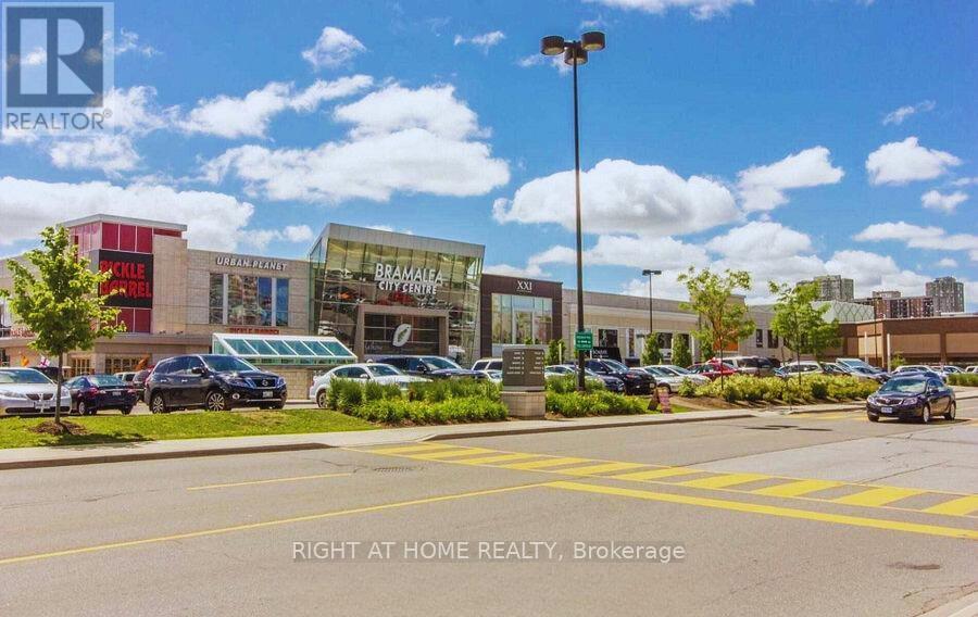 216 Fleetwood Crescent, Brampton, Ontario  L6T 2E6 - Photo 49 - W12593412