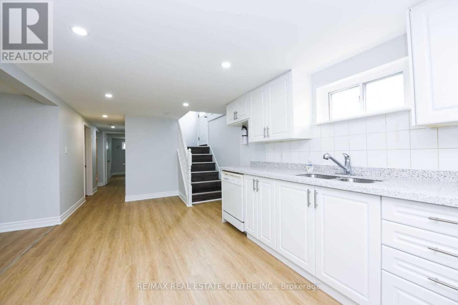 Lower - 19 Alderbury Crescent, Brampton, Ontario  L6T 1P5 - Photo 5 - W12593416