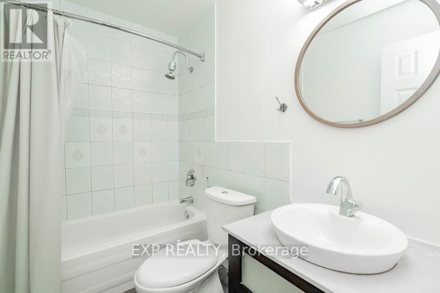 226 - 3025 The Credit Woodlands Drive, Mississauga, Ontario  L5C 2V3 - Photo 17 - W12593420