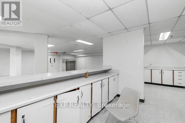 226 - 3025 The Credit Woodlands Drive, Mississauga, Ontario  L5C 2V3 - Photo 34 - W12593420