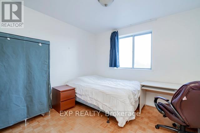 226 - 3025 The Credit Woodlands Drive, Mississauga, Ontario  L5C 2V3 - Photo 9 - W12593420