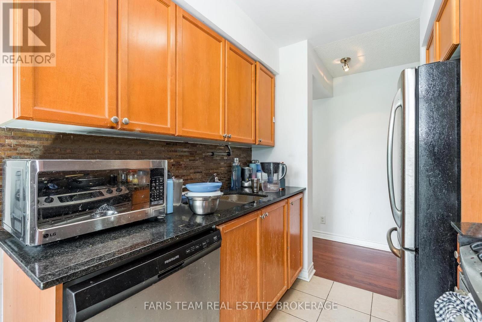 308 - 1 Elm Drive W, Mississauga, Ontario L5B 4M1 - Photo 5 - W12593432