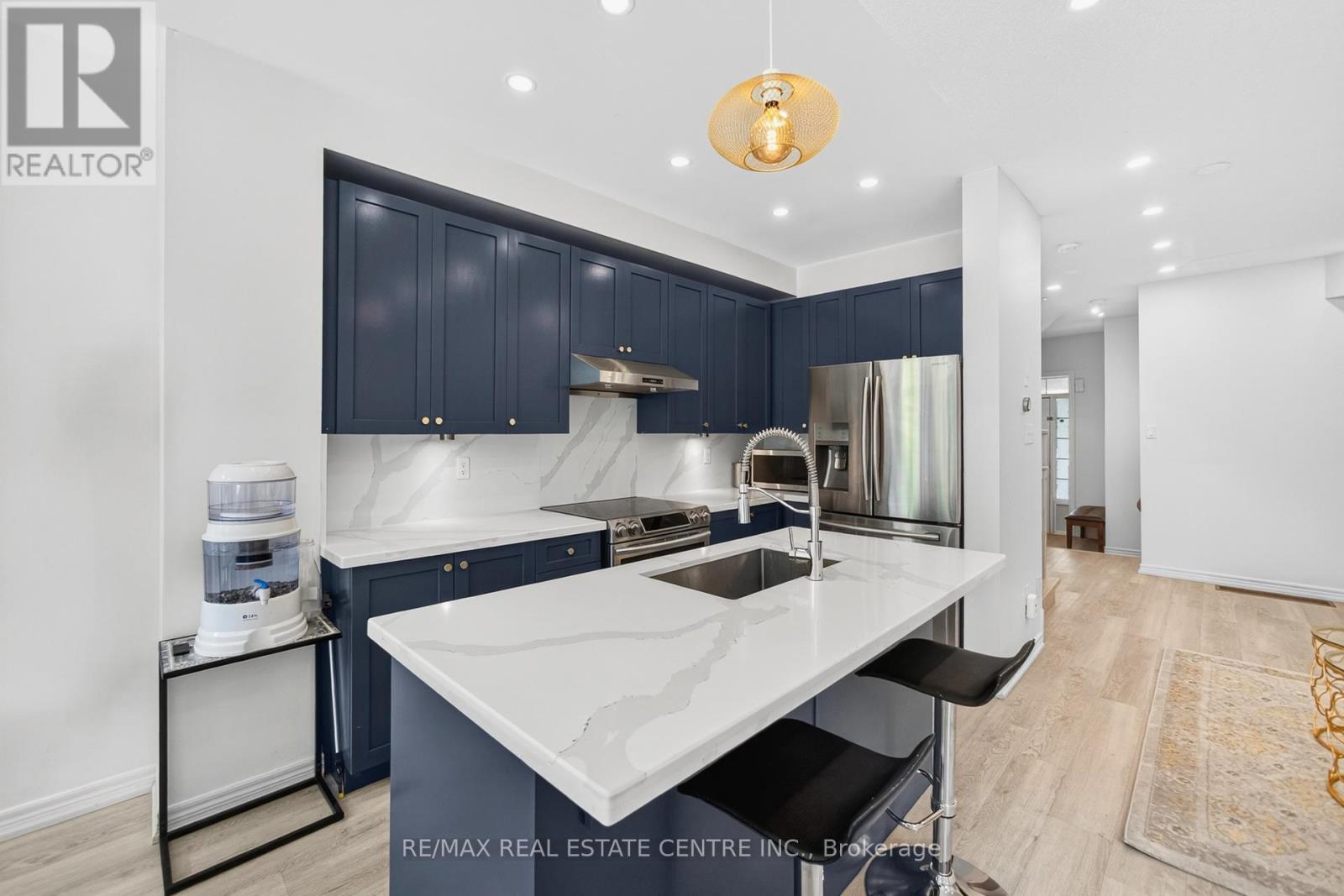 31 Martree Crescent, Brampton, Ontario  L6V 4R3 - Photo 8 - W12593440