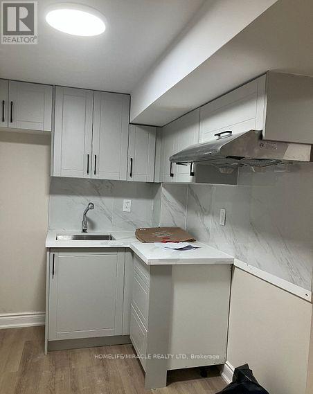 6900 Estoril Road, Mississauga, Ontario  L5N 1N1 - Photo 3 - W12593452