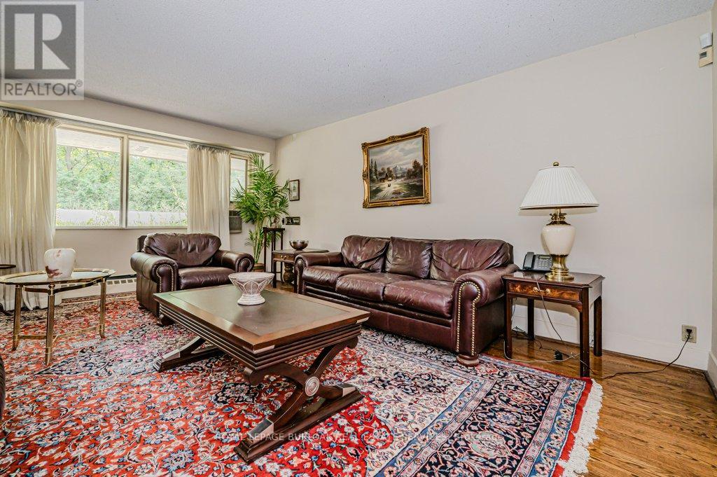 3 Edgehill Road, Toronto, Ontario  M9A 4N1 - Photo 15 - W12593458