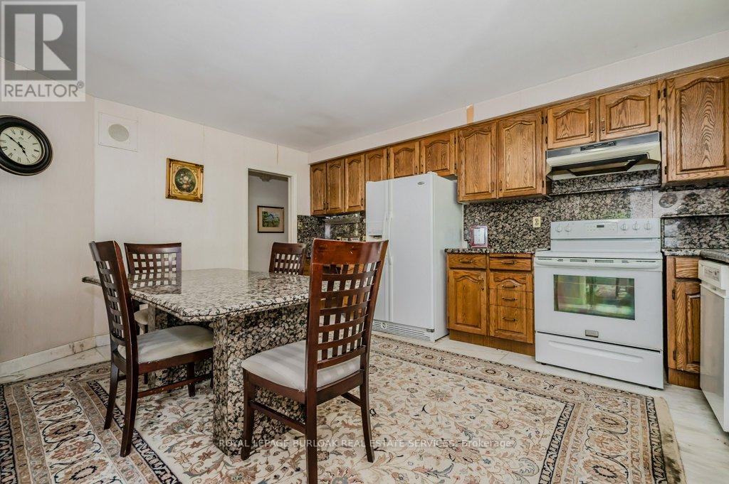 3 Edgehill Road, Toronto, Ontario  M9A 4N1 - Photo 20 - W12593458