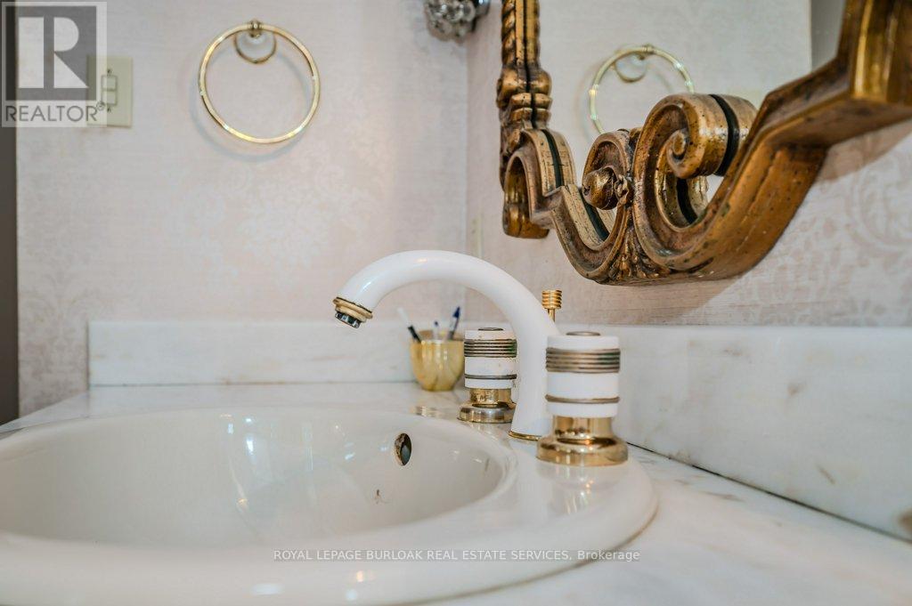 3 Edgehill Road, Toronto, Ontario  M9A 4N1 - Photo 25 - W12593458