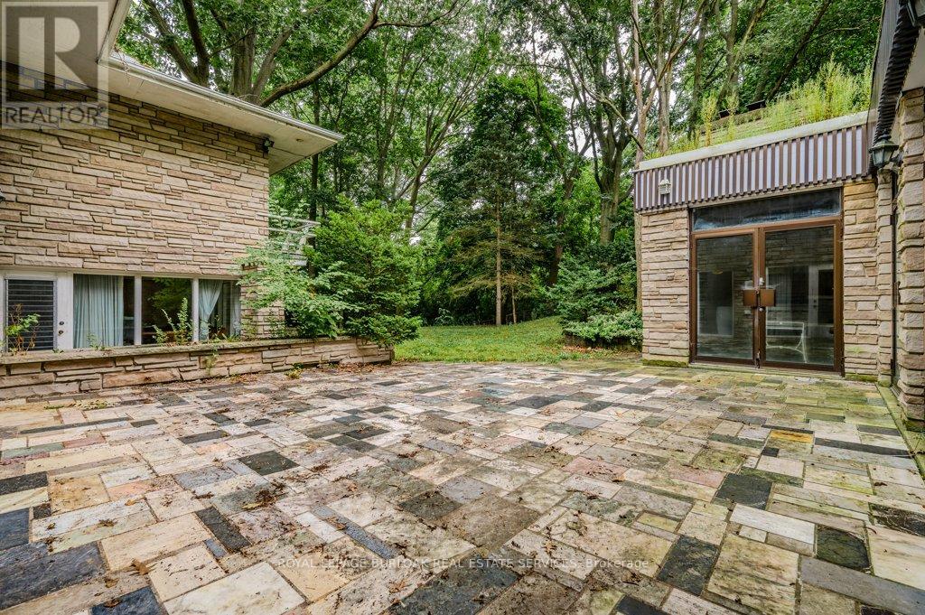 3 Edgehill Road, Toronto, Ontario  M9A 4N1 - Photo 42 - W12593458