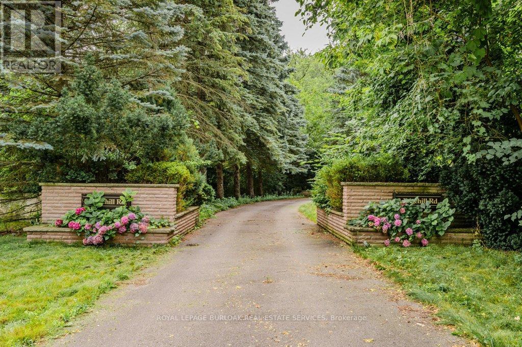 3 Edgehill Road, Toronto, Ontario  M9A 4N1 - Photo 5 - W12593458