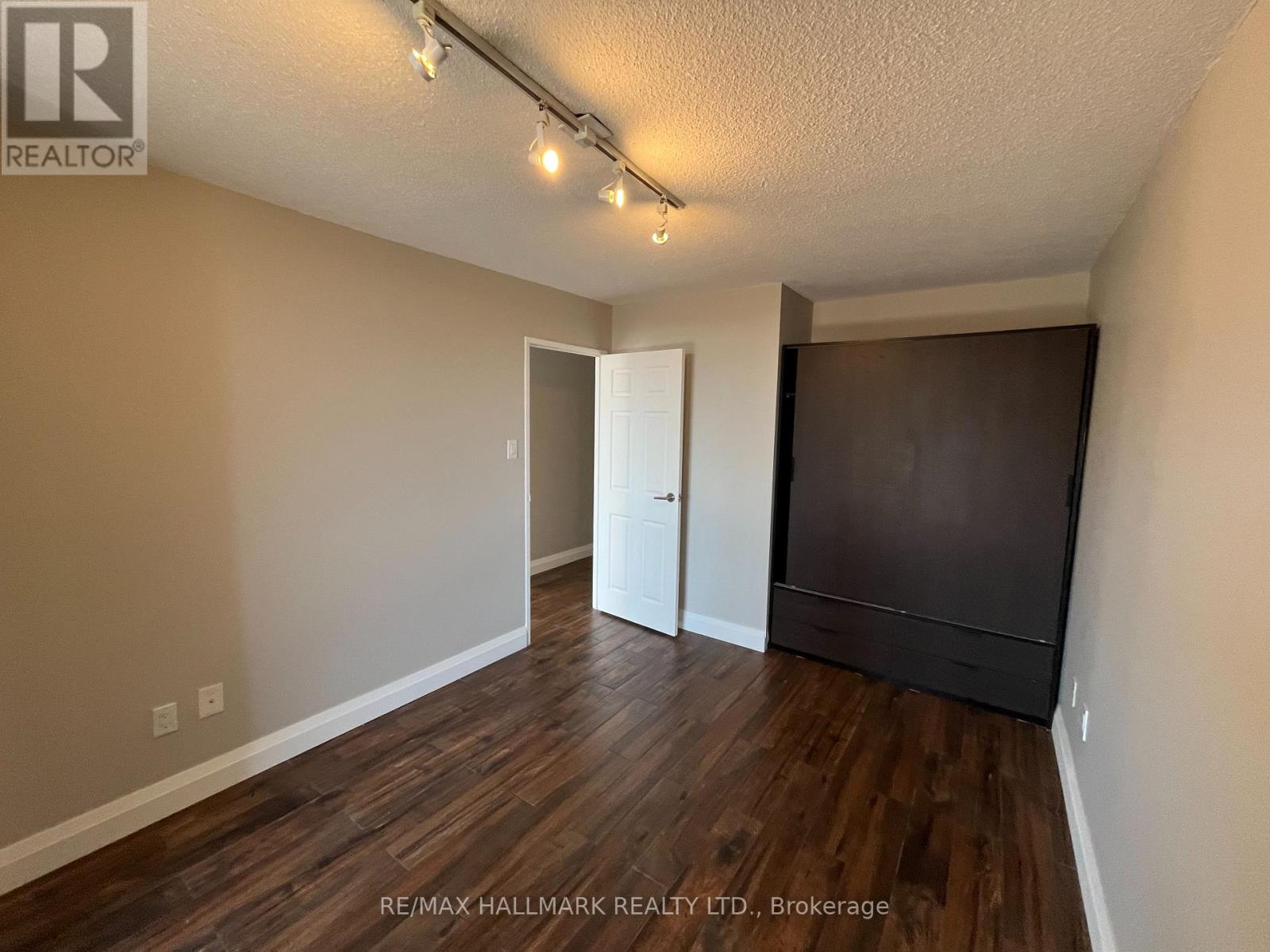402 - 100 Quebec Avenue, Toronto, Ontario  M6P 4B8 - Photo 13 - W12593472