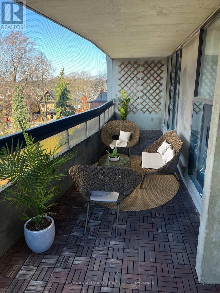 402 - 100 Quebec Avenue, Toronto, Ontario  M6P 4B8 - Photo 6 - W12593472