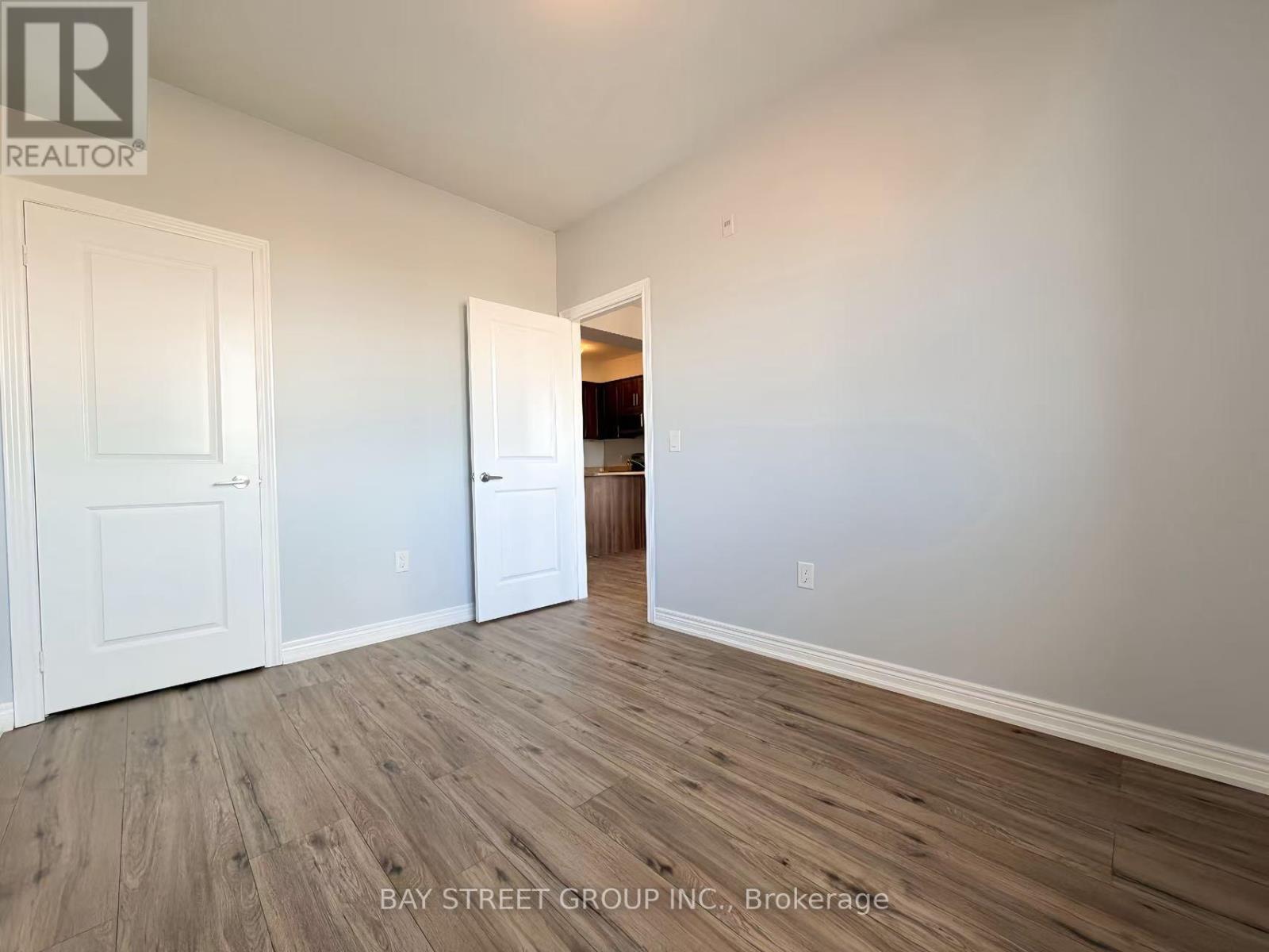 202 - 276 Gatwick Drive, Oakville, Ontario  L6H 6V2 - Photo 15 - W12593484