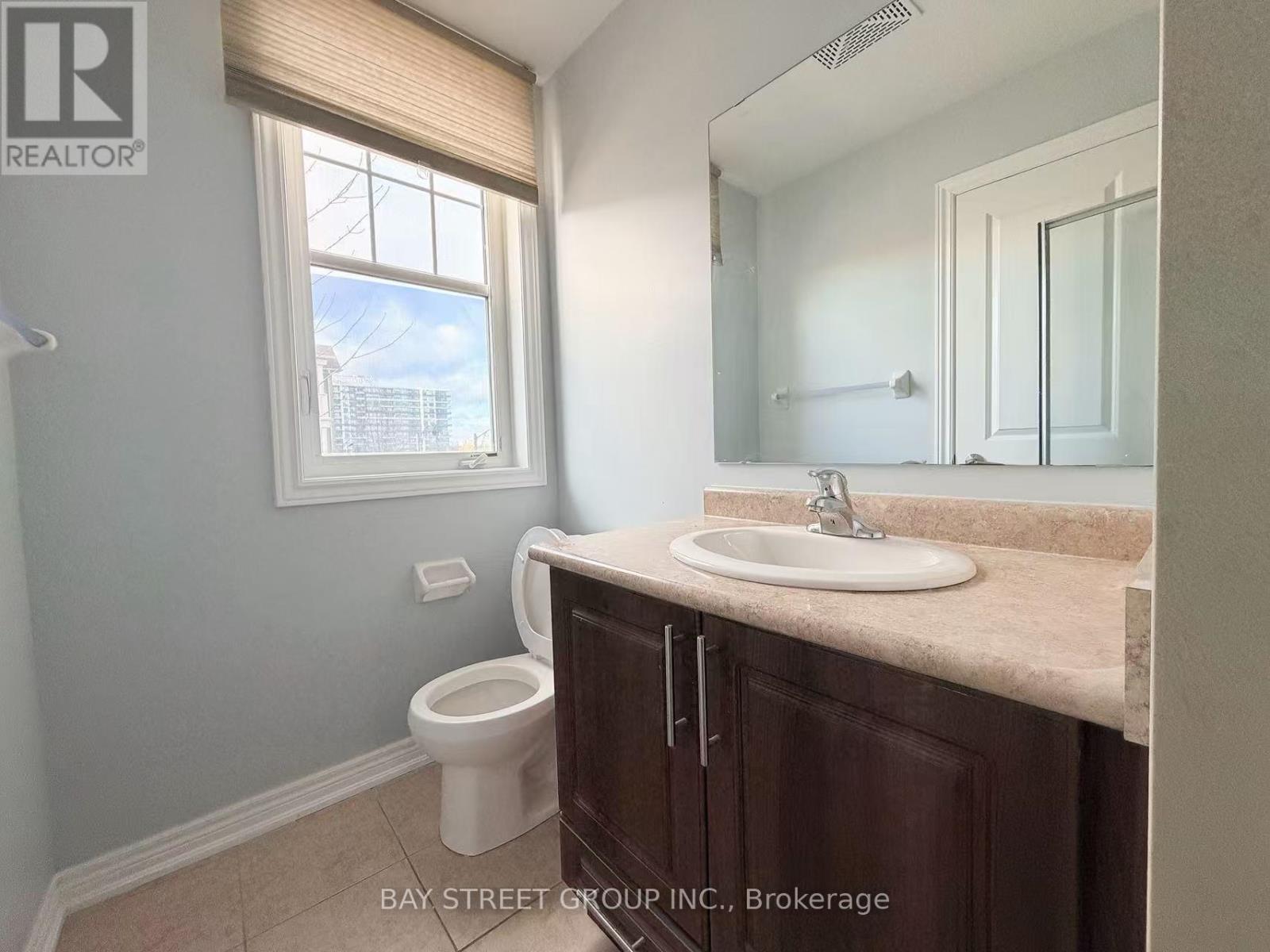 202 - 276 Gatwick Drive, Oakville, Ontario  L6H 6V2 - Photo 18 - W12593484