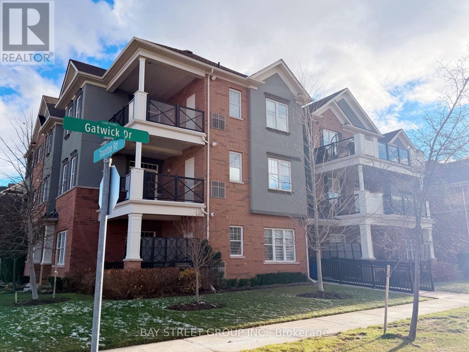 202 - 276 Gatwick Drive, Oakville, Ontario  L6H 6V2 - Photo 2 - W12593484