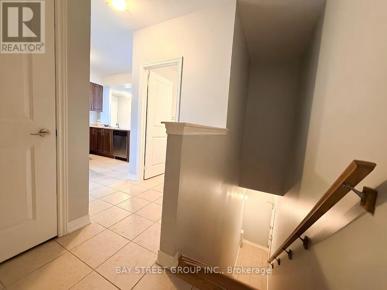 202 - 276 Gatwick Drive, Oakville, Ontario  L6H 6V2 - Photo 4 - W12593484