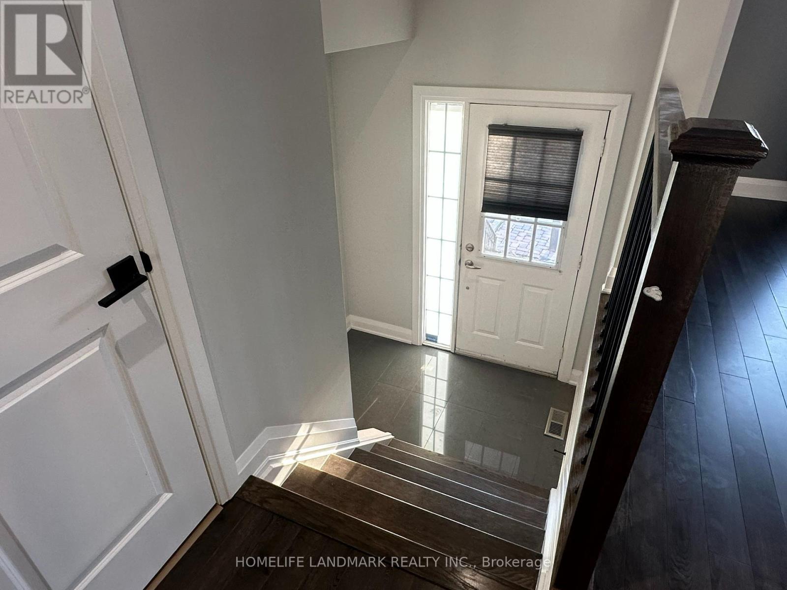 63 - 2398 Britannia Road W, Mississauga, Ontario  L5M 6B6 - Photo 2 - W12593498