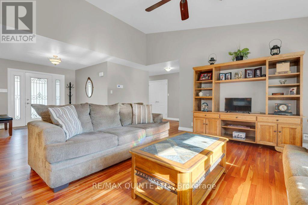 16845 Telephone Road, Quinte West, Ontario  K8V 5P4 - Photo 9 - X12593592