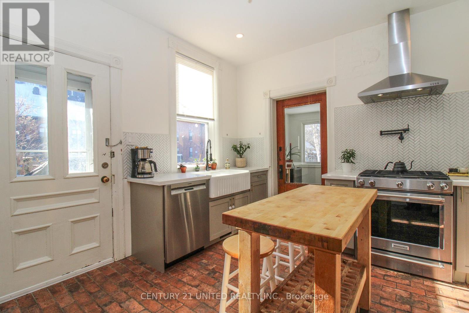 183 Rubidge Street, Peterborough (Town Ward 3), Ontario  K9J 3N6 - Photo 18 - X12593600