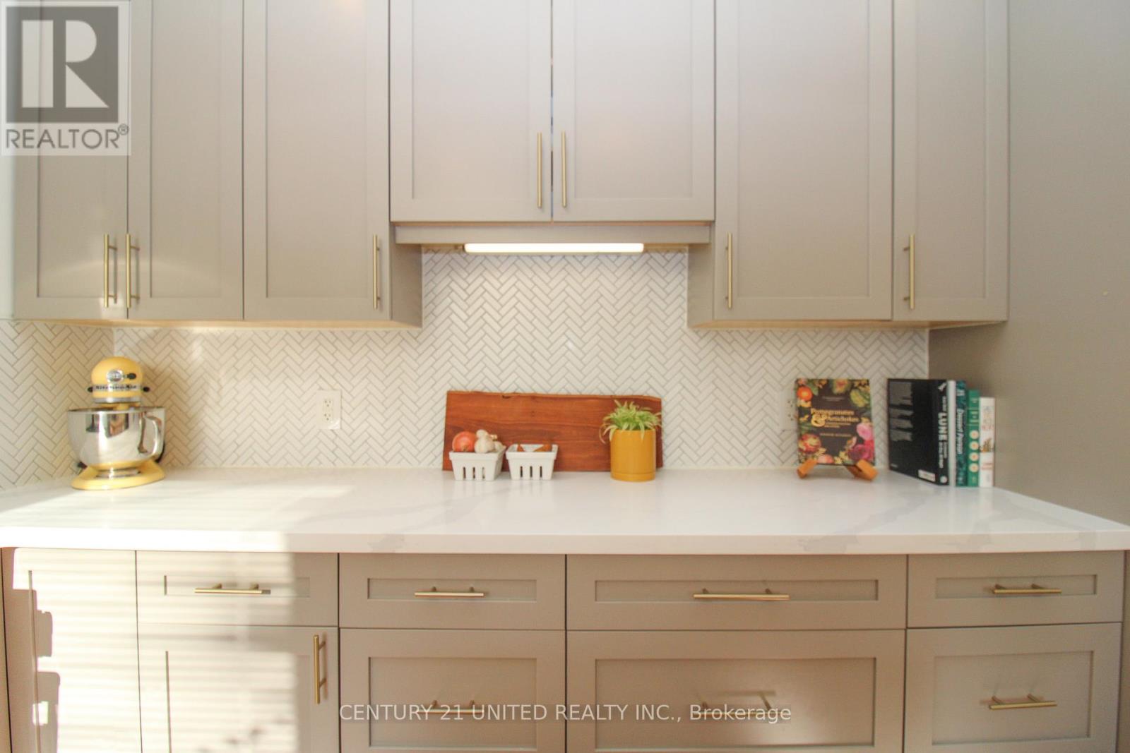 183 Rubidge Street, Peterborough (Town Ward 3), Ontario  K9J 3N6 - Photo 19 - X12593600