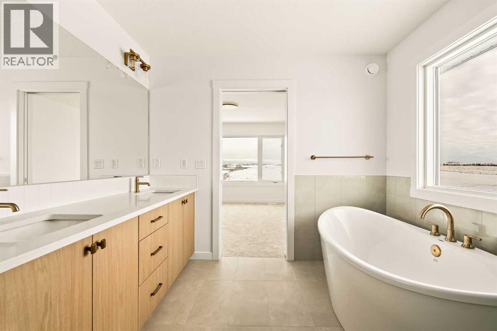 529 Lucas Way Nw, Calgary, Alberta  T3P 2E7 - Photo 37 - A2268760