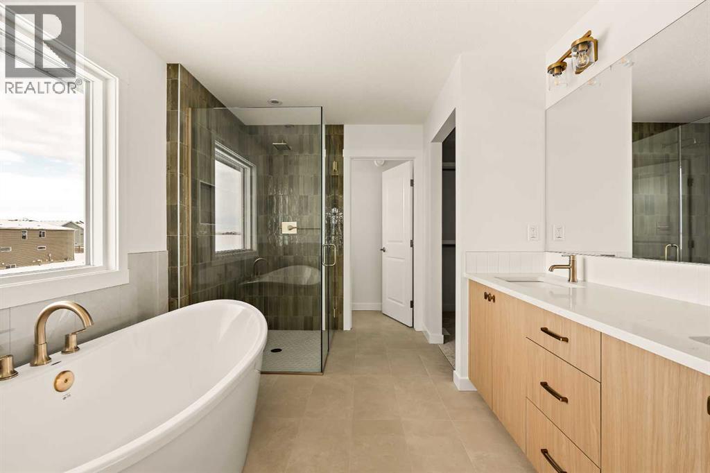 529 Lucas Way Nw, Calgary, Alberta  T3P 2E7 - Photo 33 - A2268760