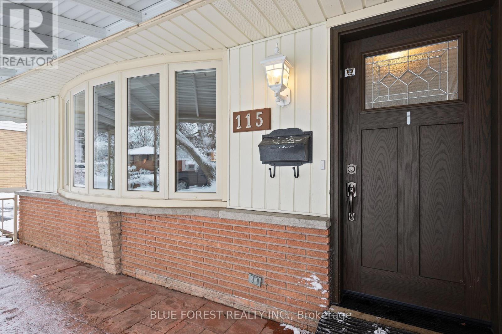 115 Honeysuckle Crescent, London East, Ontario  N5Y 4P5 - Photo 3 - X12593568