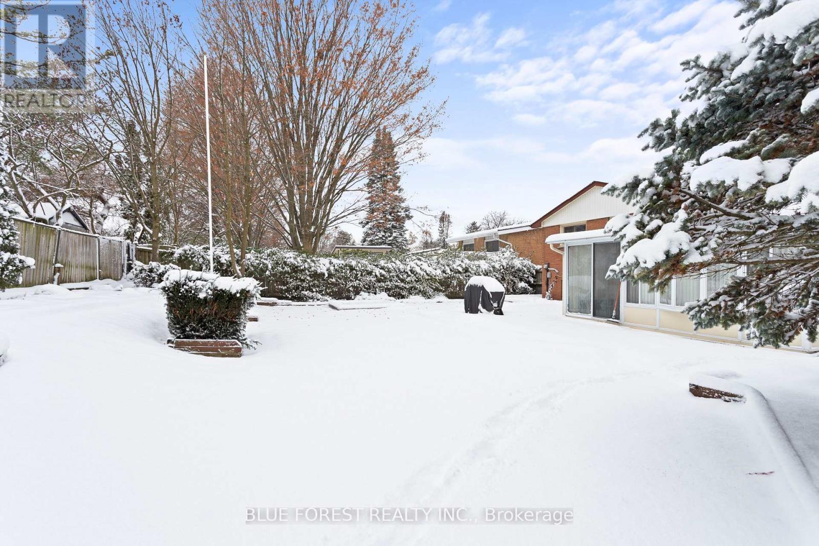 115 Honeysuckle Crescent, London East, Ontario  N5Y 4P5 - Photo 37 - X12593568