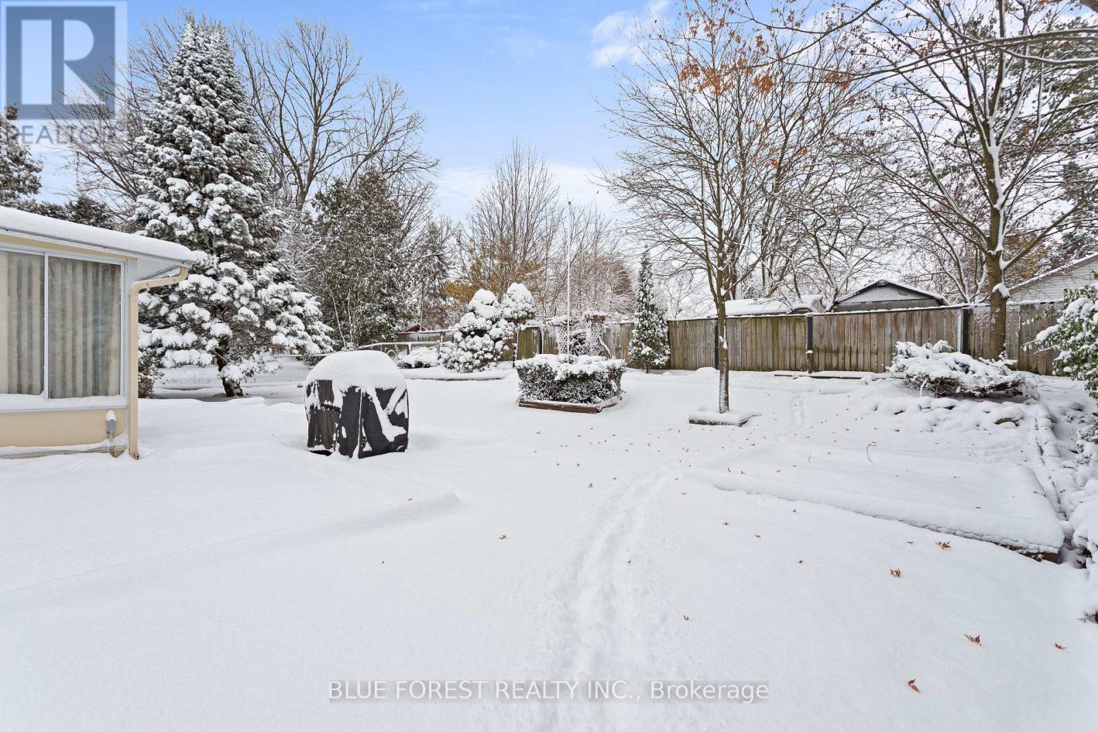 115 Honeysuckle Crescent, London East, Ontario  N5Y 4P5 - Photo 38 - X12593568