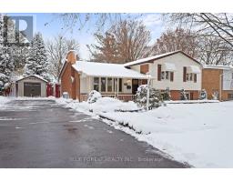 115 HONEYSUCKLE CRESCENT