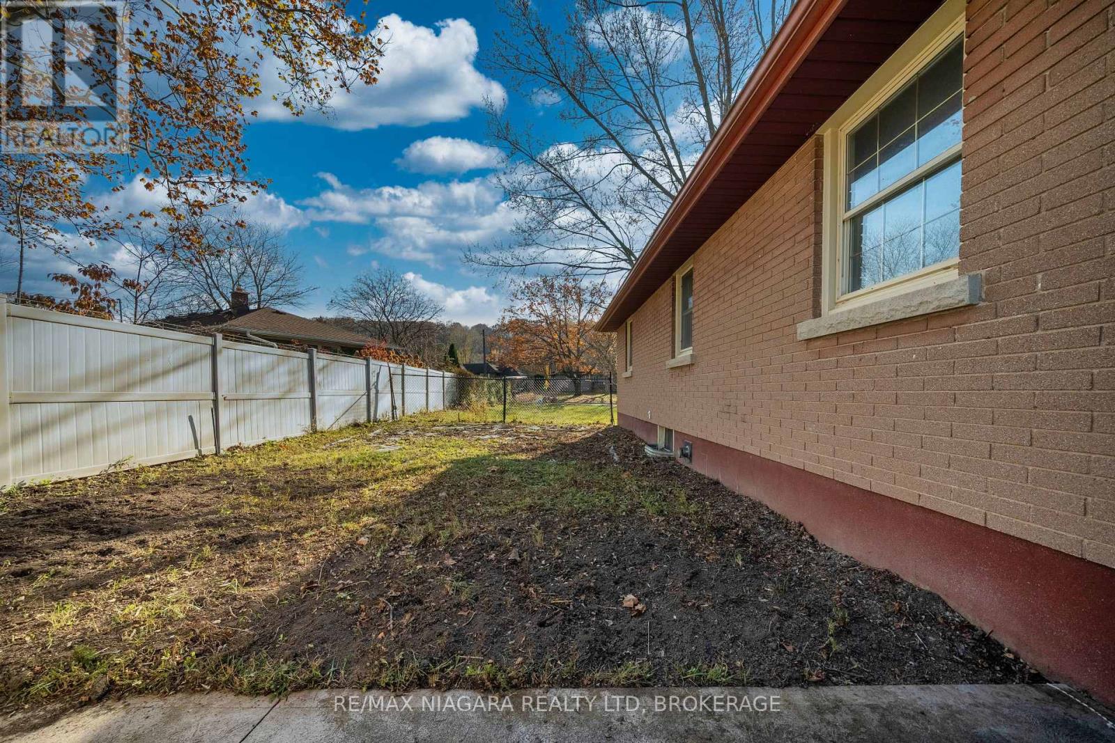 1 East Hampton Road, St. Catharines, Ontario  L2T 3C9 - Photo 32 - X12593550