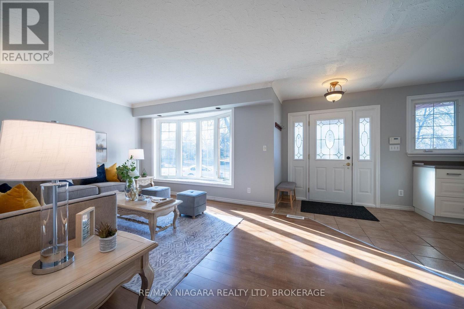 1 East Hampton Road, St. Catharines, Ontario  L2T 3C9 - Photo 5 - X12593550