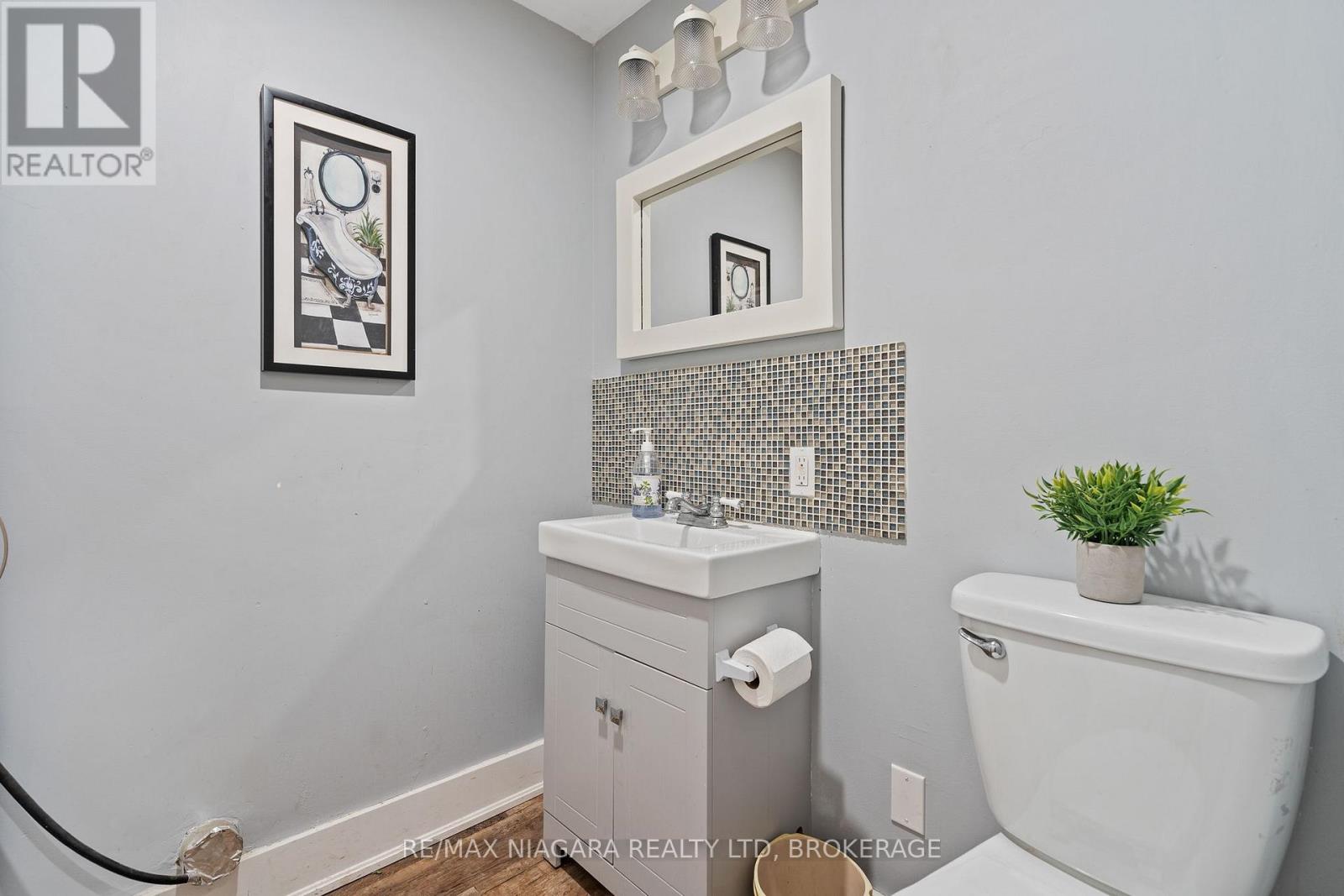 42 Grove Street, Welland, Ontario  L3B 4B4 - Photo 11 - X12593552