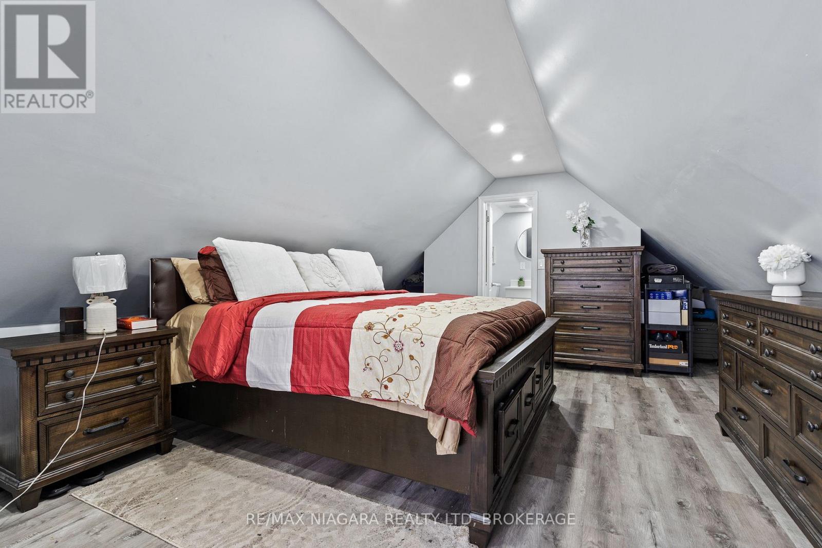 42 Grove Street, Welland, Ontario  L3B 4B4 - Photo 17 - X12593552