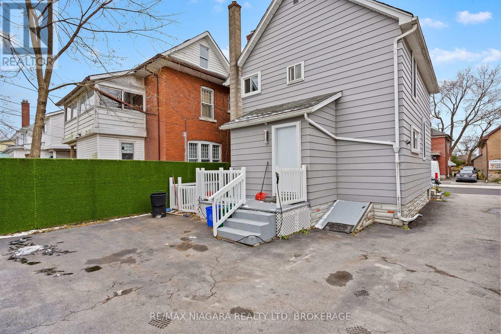 42 Grove Street, Welland, Ontario  L3B 4B4 - Photo 21 - X12593552