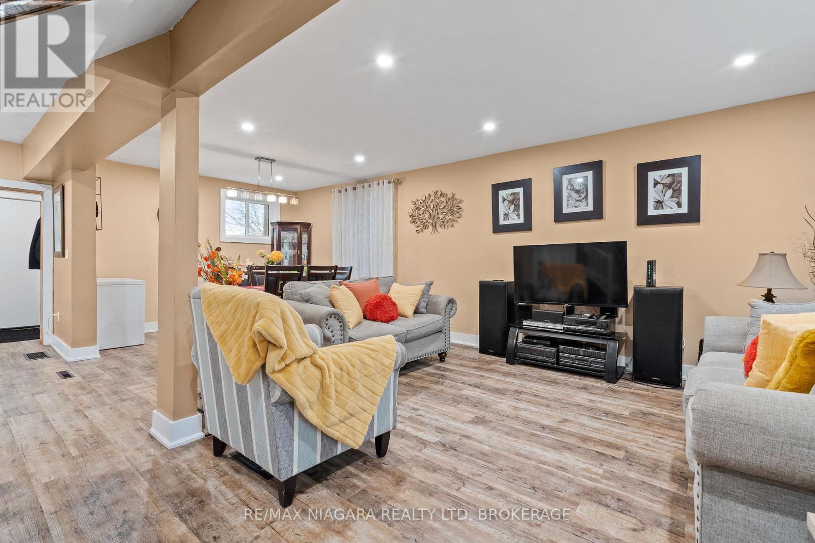 42 Grove Street, Welland, Ontario  L3B 4B4 - Photo 5 - X12593552