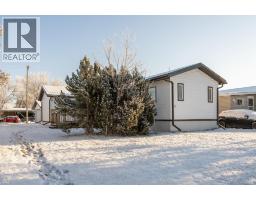 11 1st Avenue N Hay Lakes