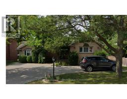 2 Rougecrest Drive, Markham (Markham Village), Ca