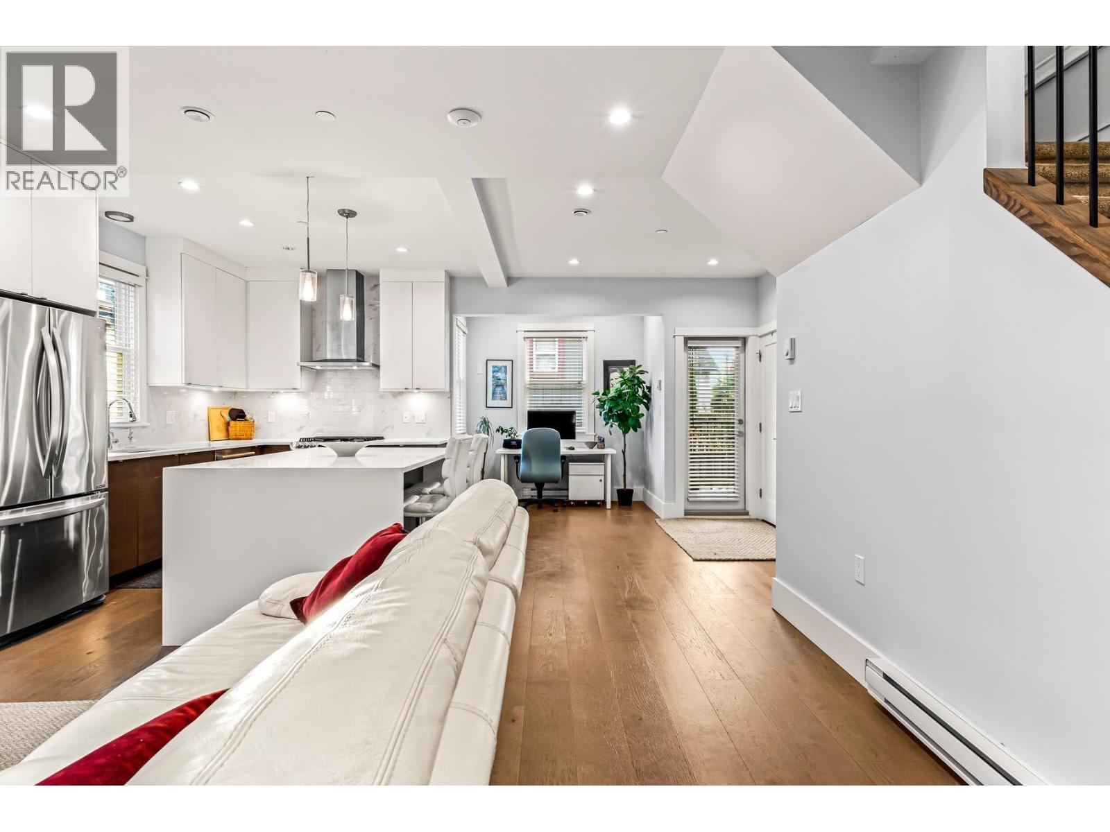 437 Vernon Drive, Vancouver, British Columbia  V6A 3N4 - Photo 15 - R3071420