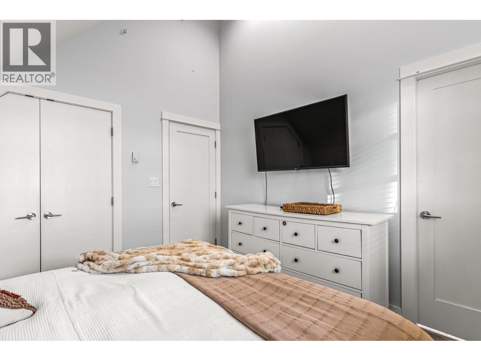 437 Vernon Drive, Vancouver, British Columbia  V6A 3N4 - Photo 20 - R3071420