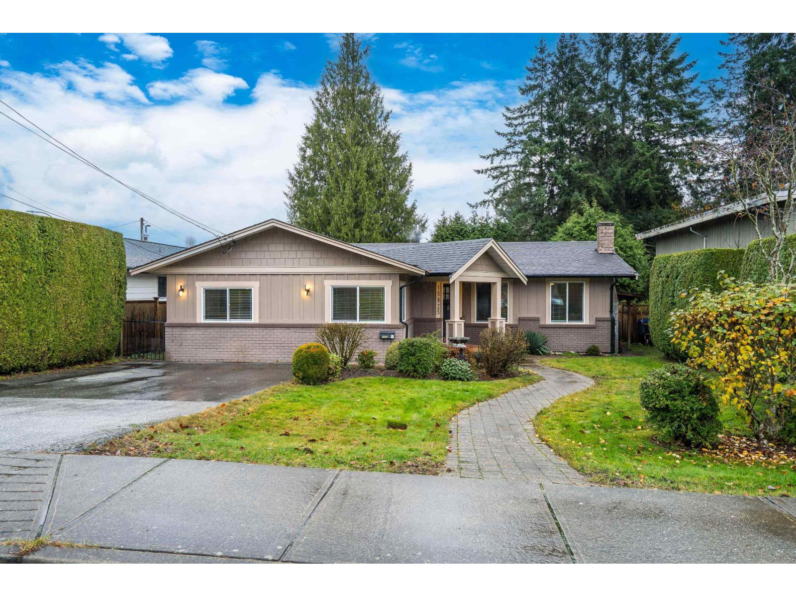 15825 Prospect Crescent, White Rock, British Columbia  V4B 2C3 - Photo 3 - R3070488