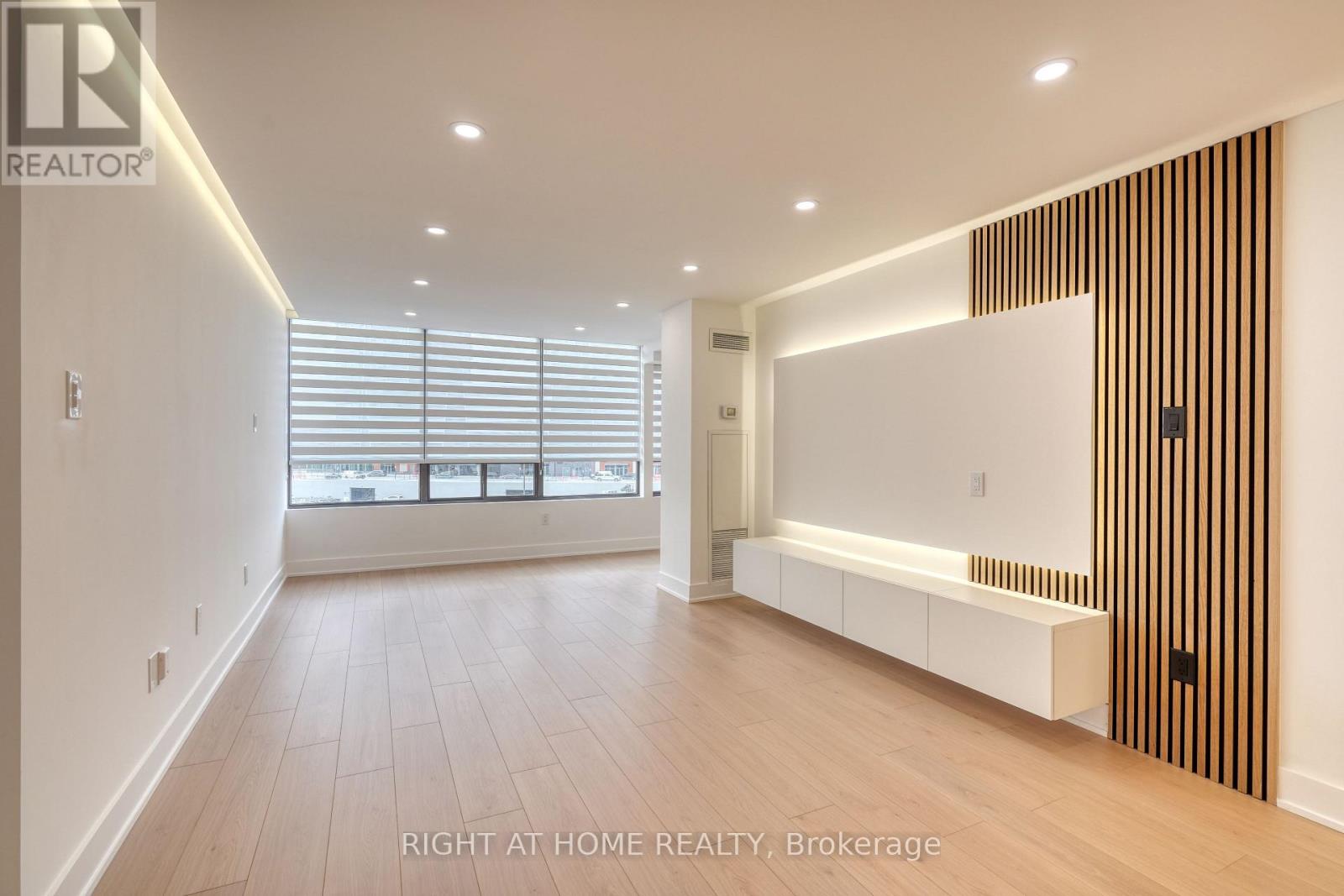 512 - 7460 Bathurst Street, Vaughan, Ontario  L4J 7K9 - Photo 5 - N12593610